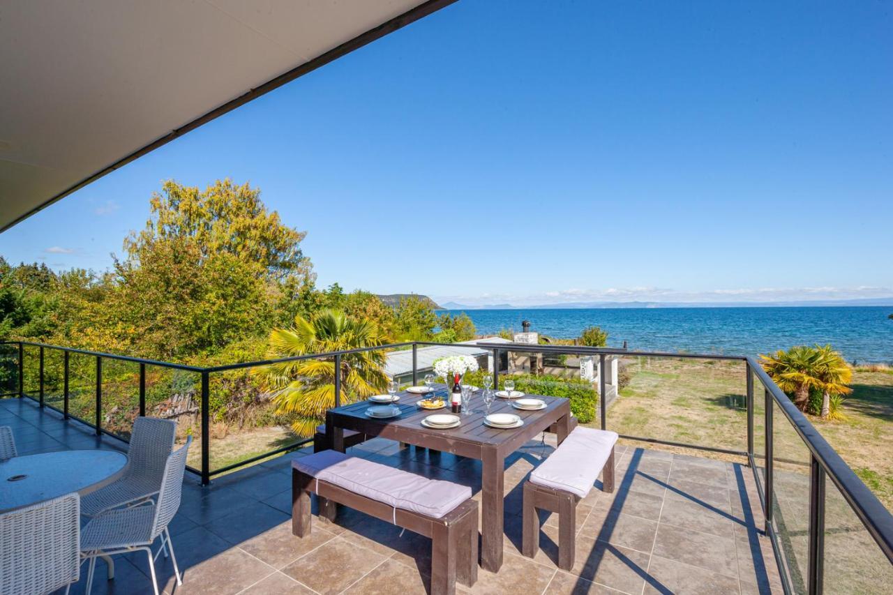 Lakefront Villa - Waitahanui Holiday Home Kültér fotó