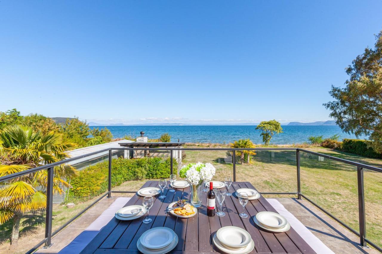 Lakefront Villa - Waitahanui Holiday Home Kültér fotó