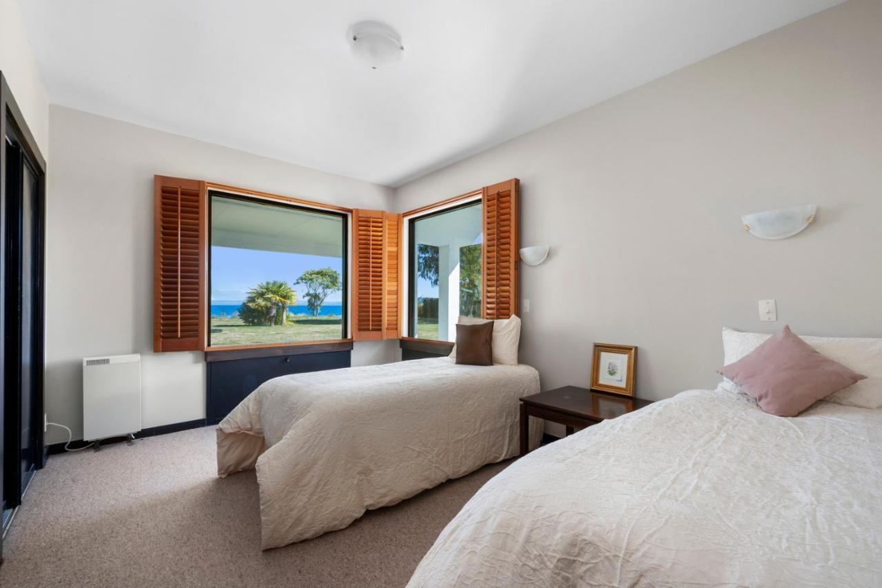 Lakefront Villa - Waitahanui Holiday Home Kültér fotó