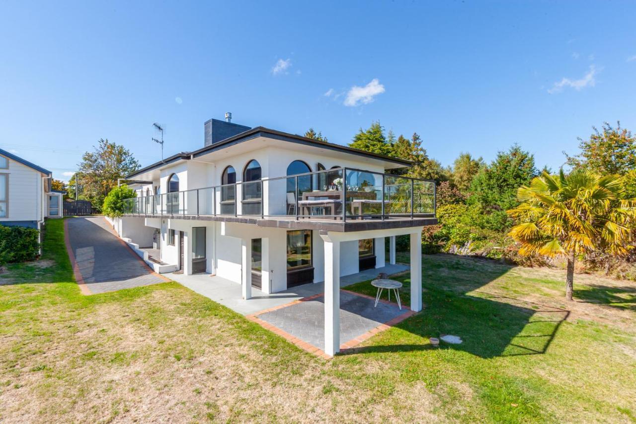 Lakefront Villa - Waitahanui Holiday Home Kültér fotó
